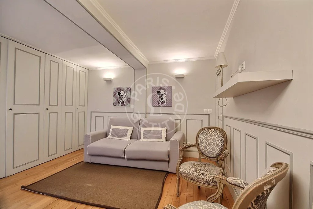 Flat Rue Saint-Honoré in Paris