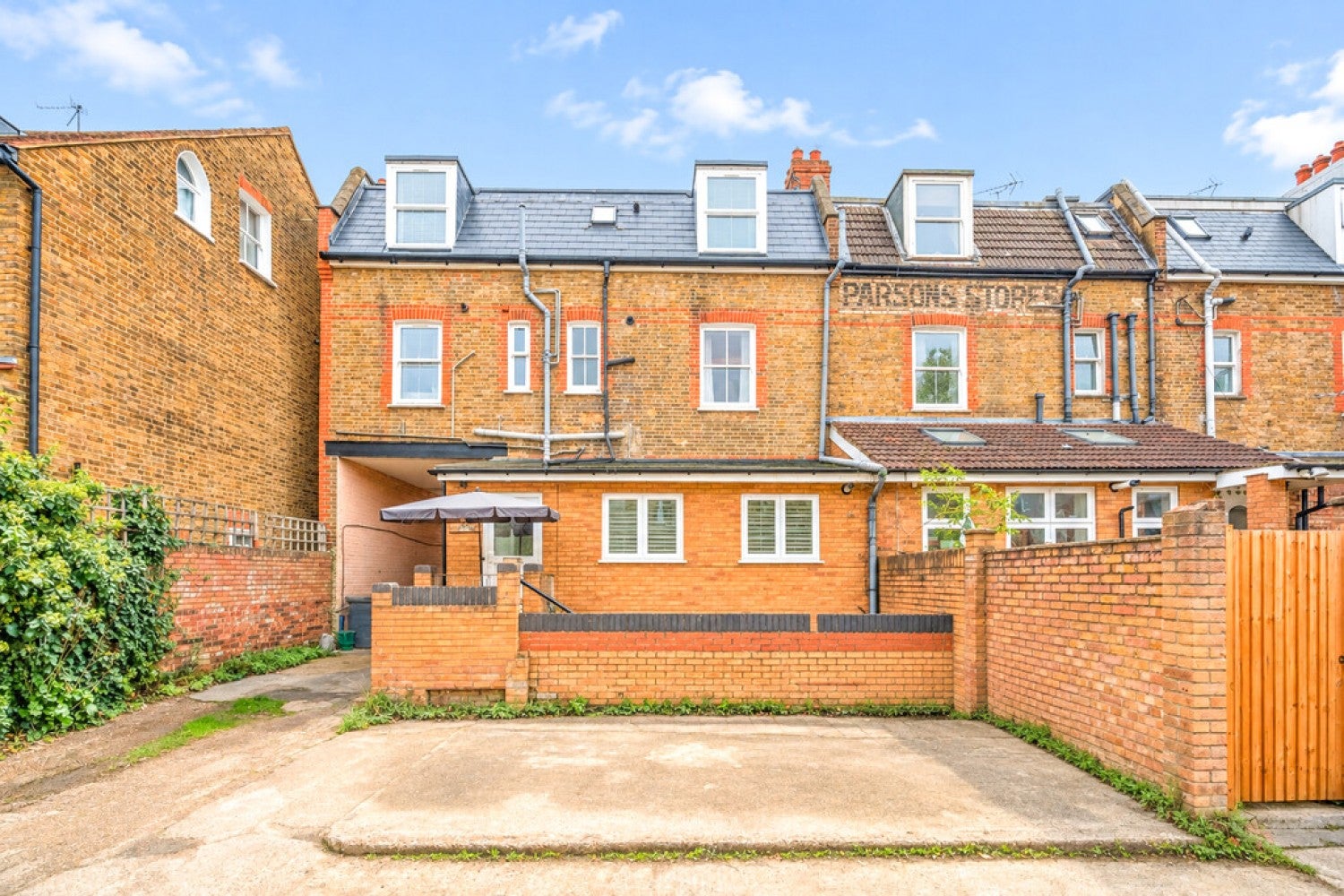 Flat Montpelier Row in Greater London