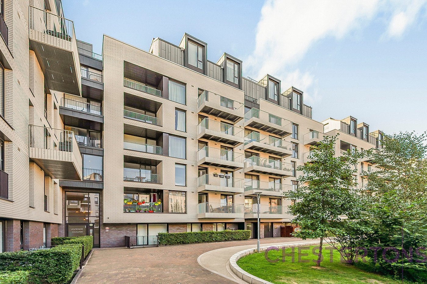 Flat Forrester Way in Greater London
