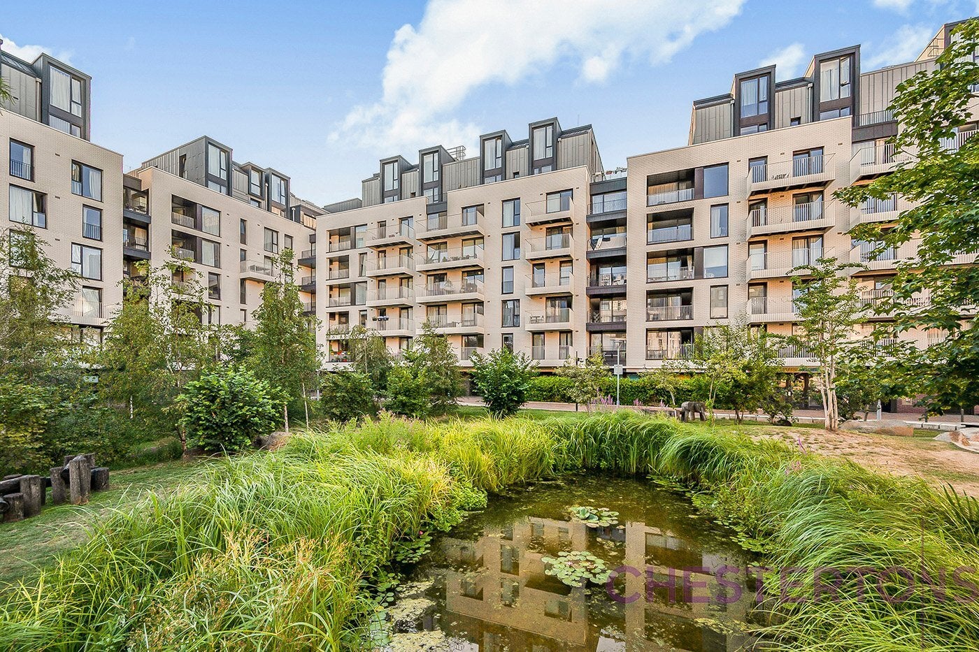 Flat Forrester Way in Greater London