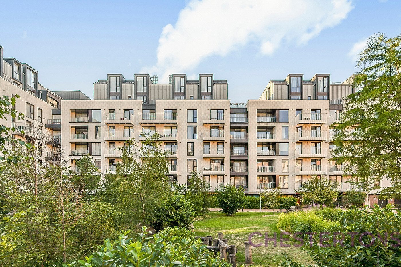 Flat Forrester Way in Greater London