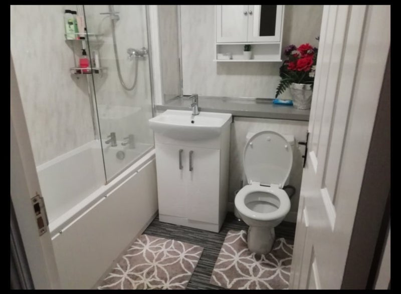 Room Eyrepoint Court in Glasgow