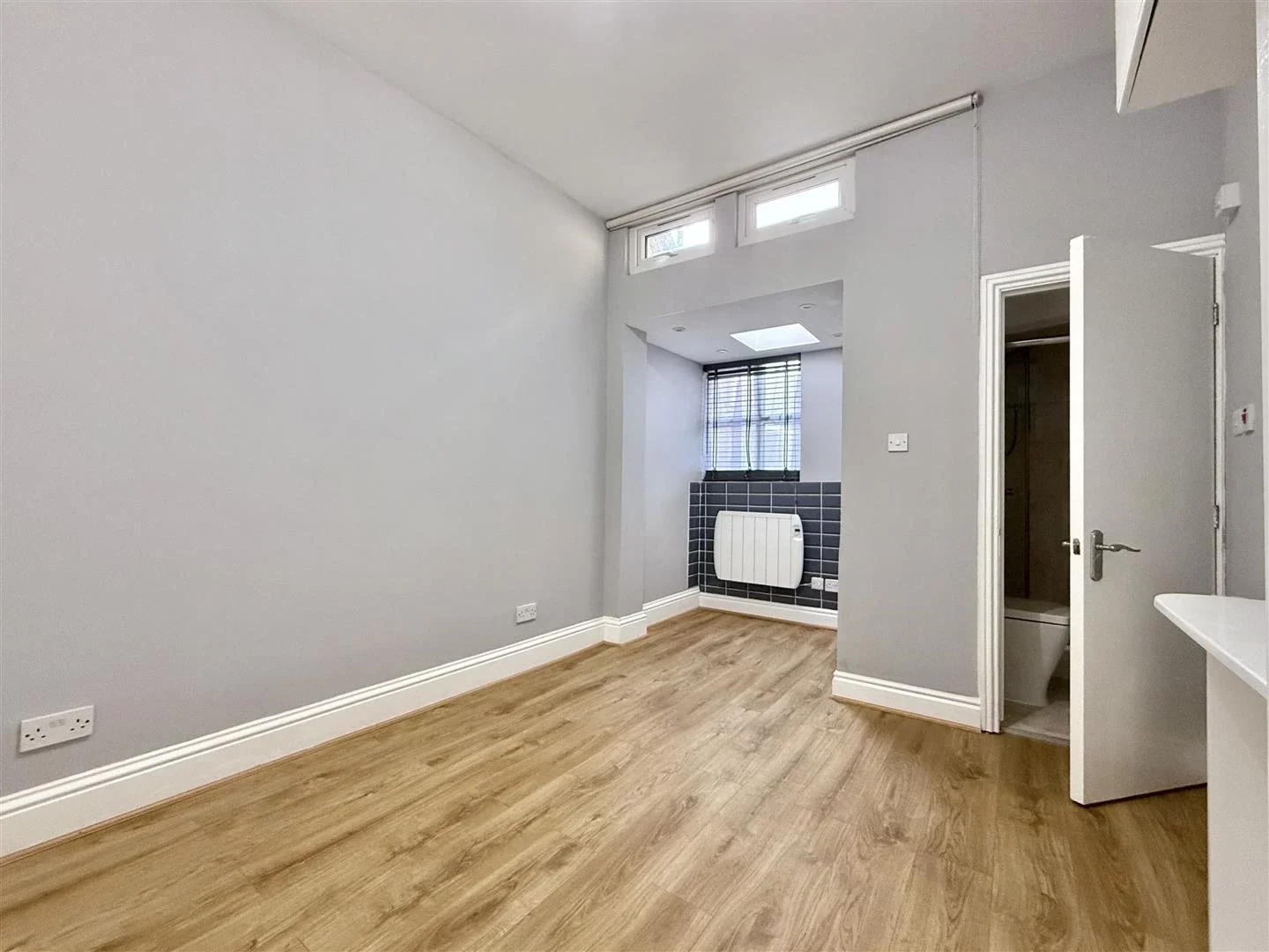 Flat Sydney Road in Greater London