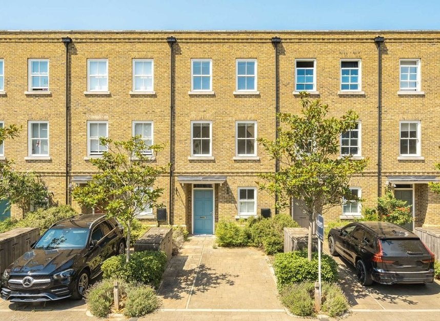 House Barrons Chase in Greater London