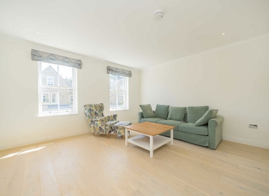 House Barrons Chase in Greater London