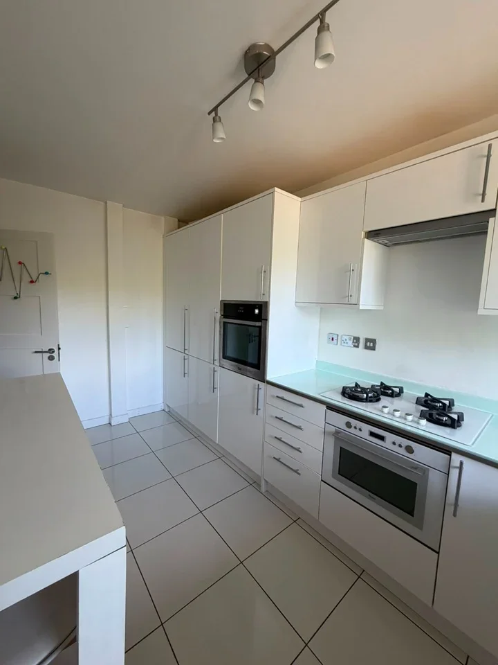 Flat Westcombe Park Road in Greater London