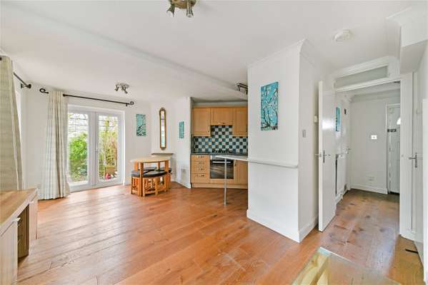 House Blyth Close in Greater London