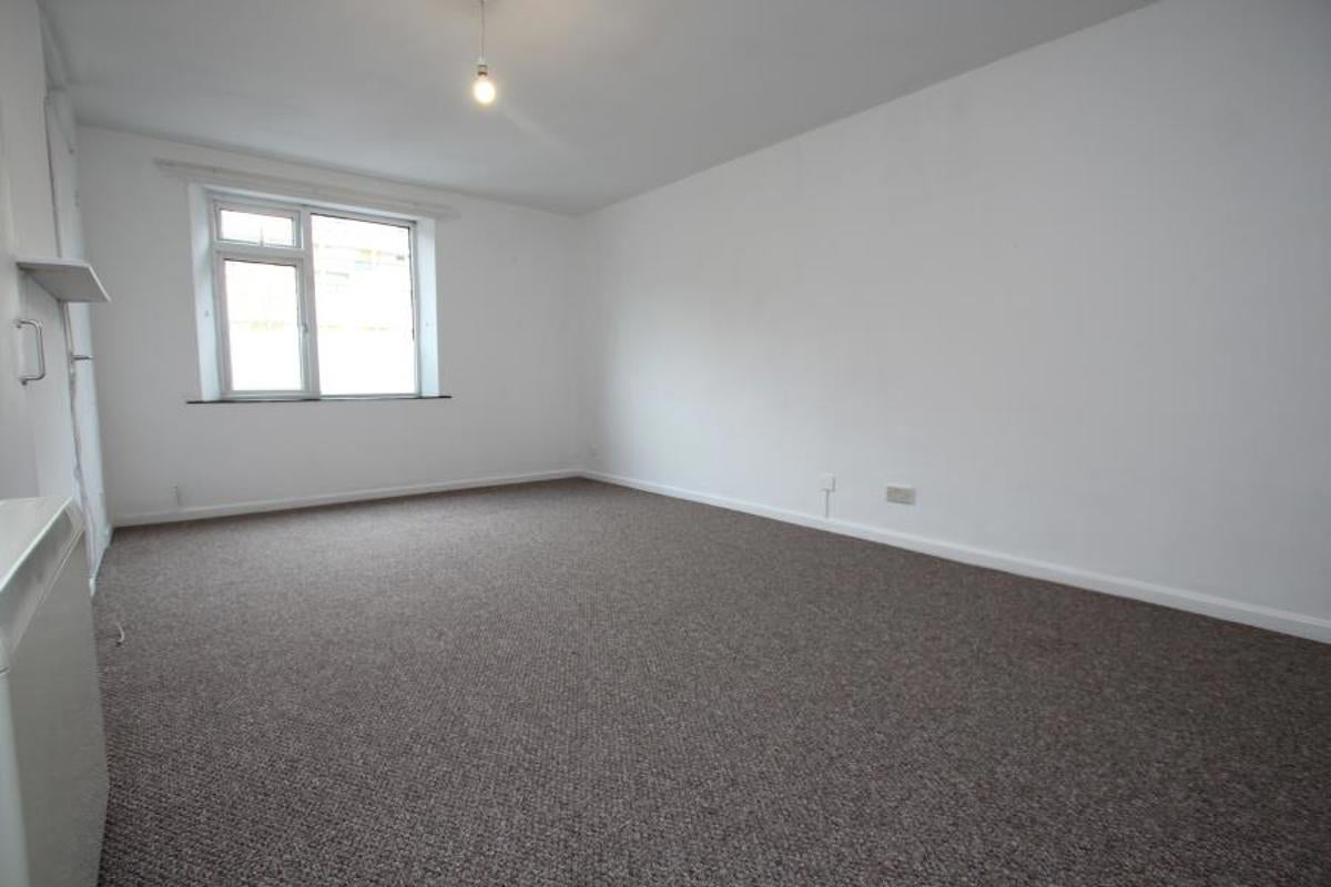Flat Montague Hill South in Bristol