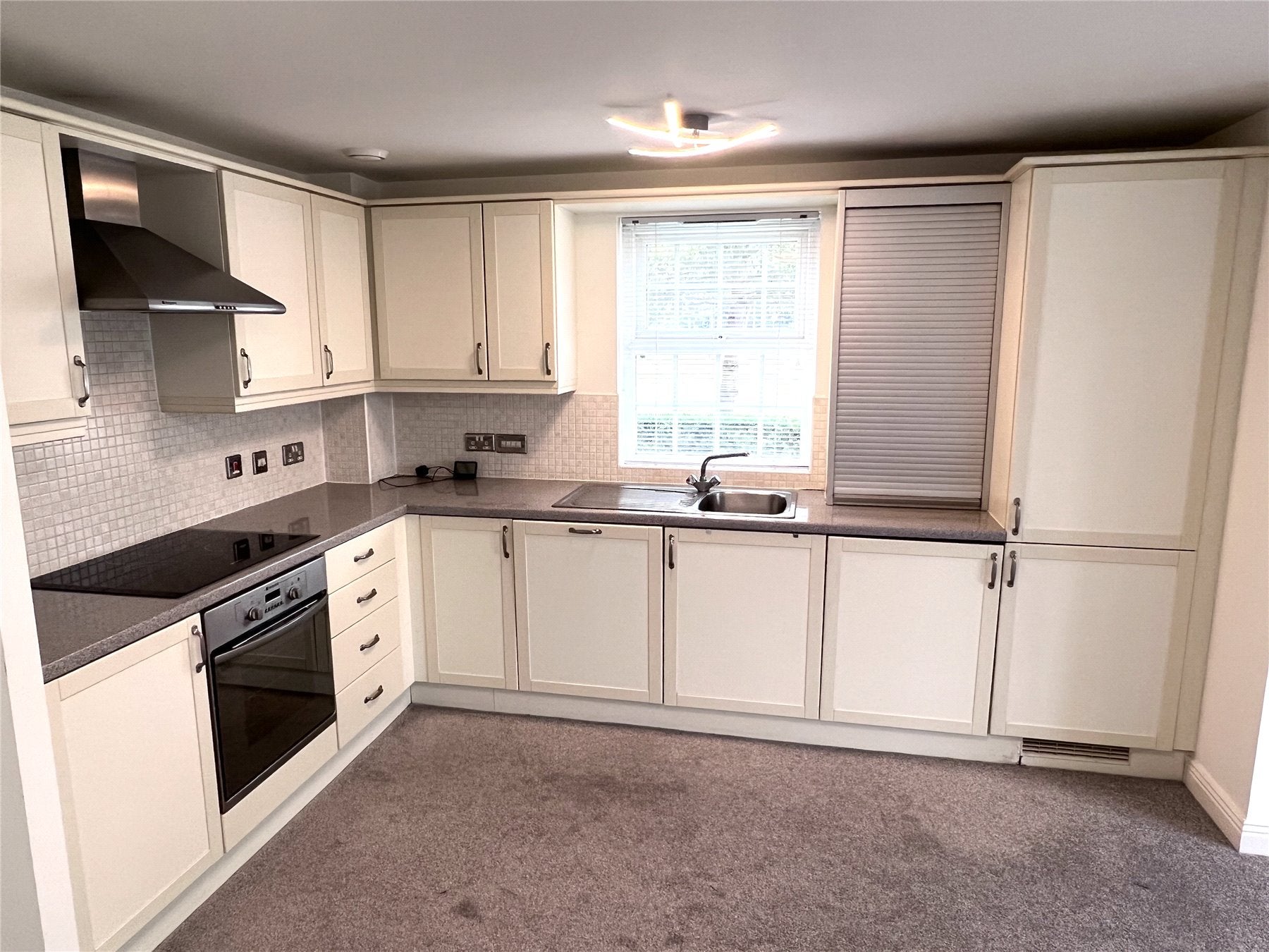 Flat Warren Lane in North Kesteven