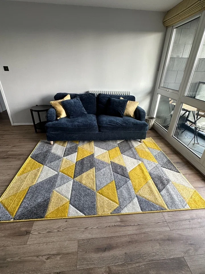 Flat Glanville Road in Greater London