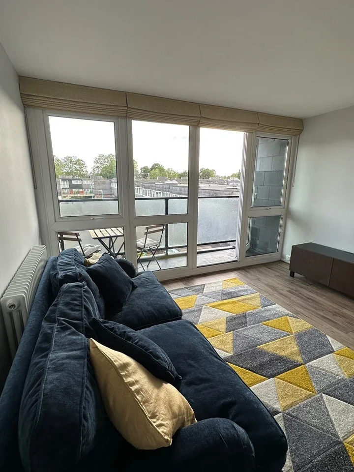 Flat Glanville Road in Greater London
