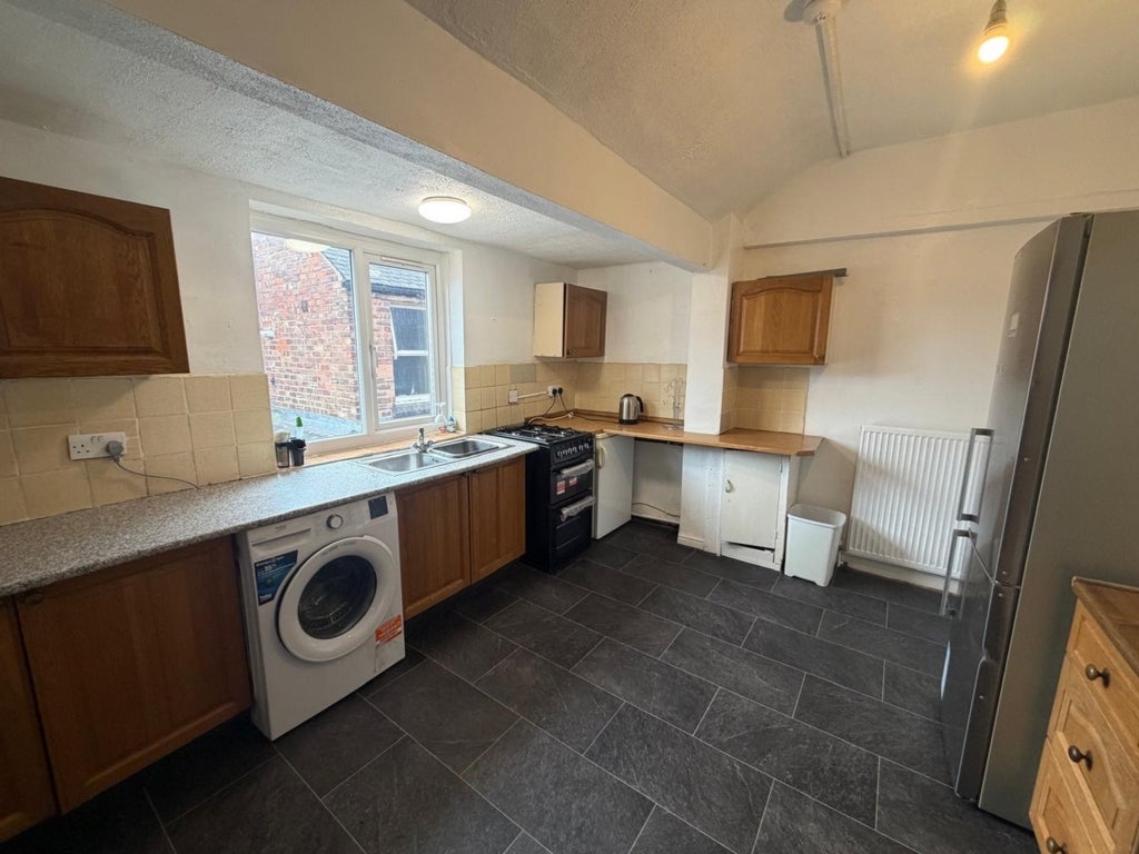 Flat Victoria Road in Gedling