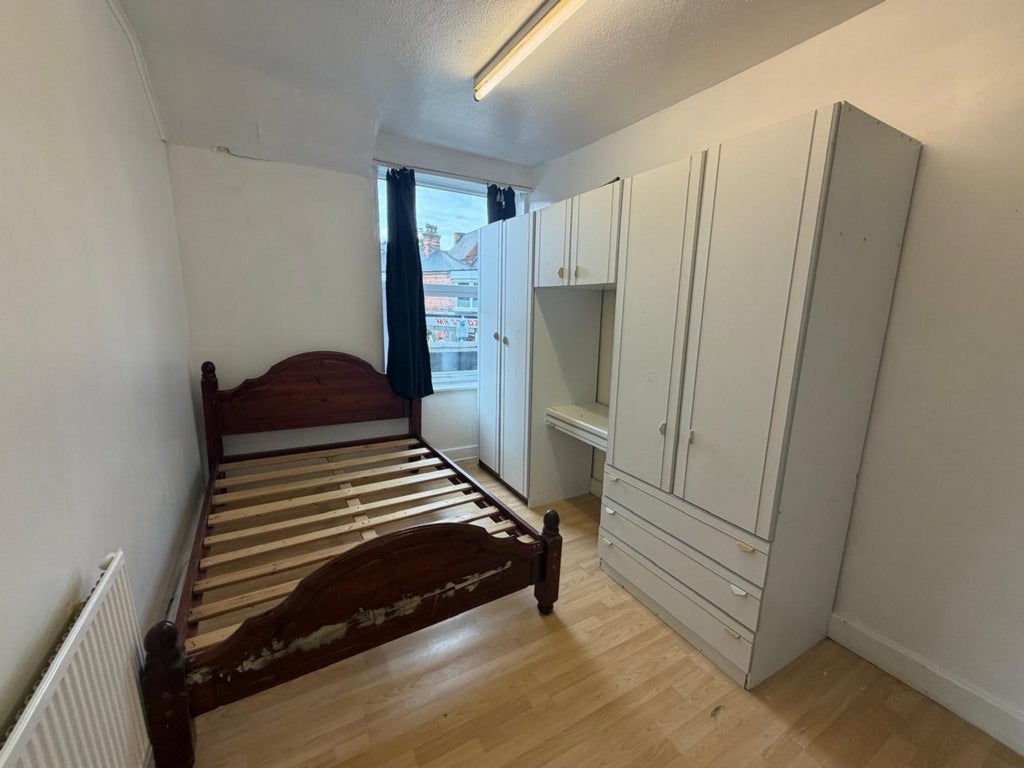 Flat Victoria Road in Gedling