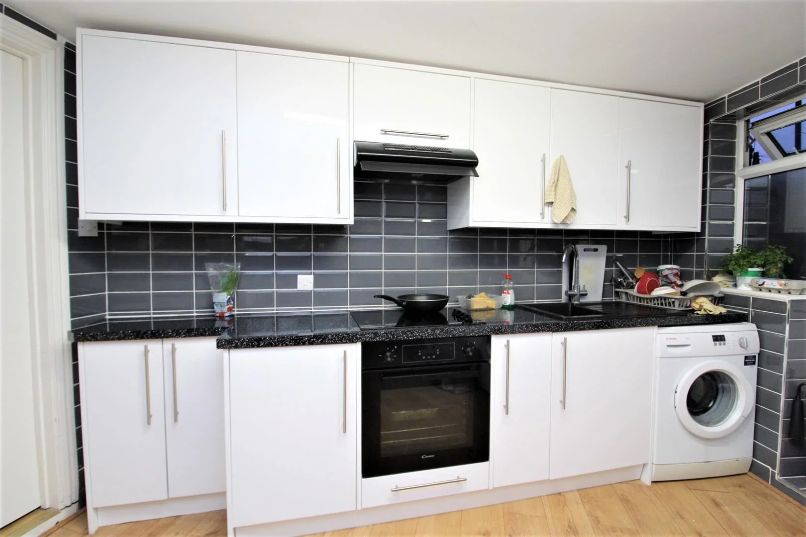 Flat Cranbrook Park in Greater London