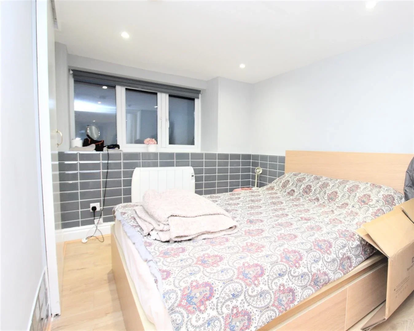 Flat Cranbrook Park in Greater London
