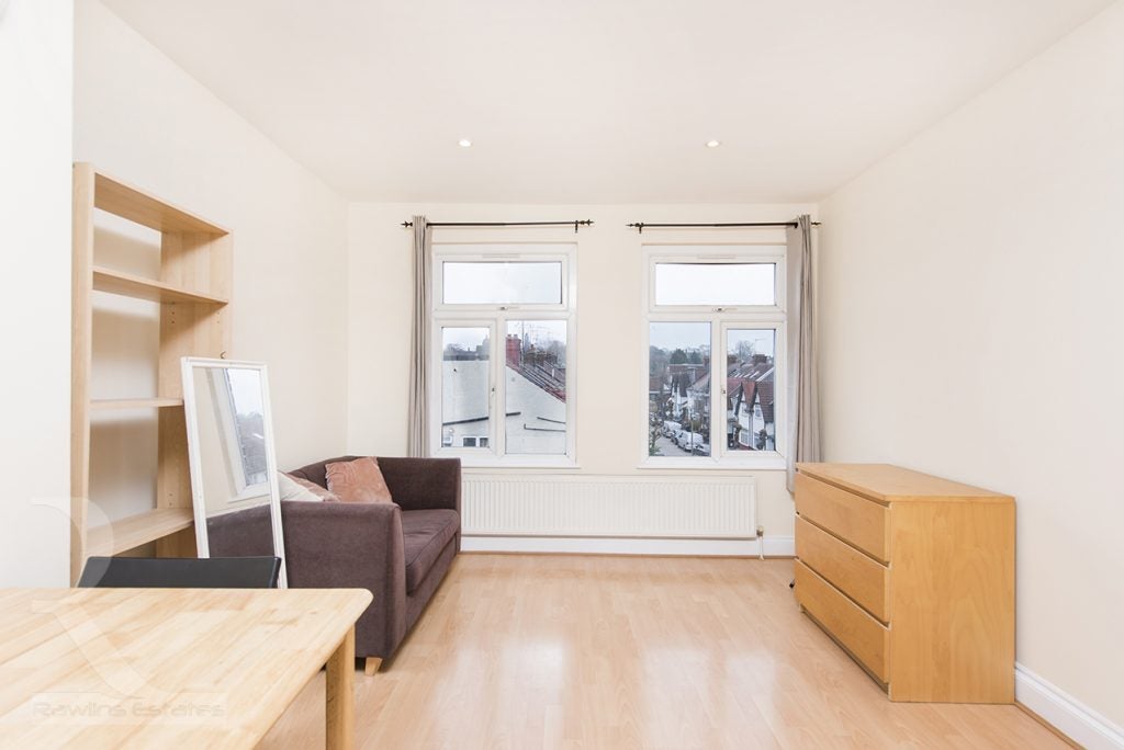Flat Finchley Road in Greater London