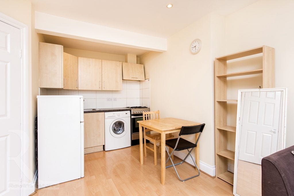 Flat Finchley Road in Greater London