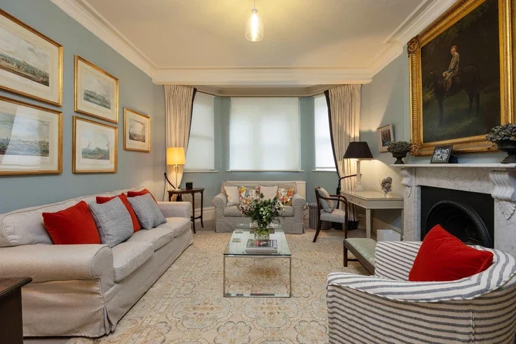Flat Ashburnham Road in Greater London