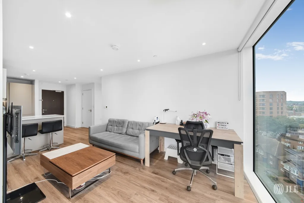 Flat Blackstock Mews in Greater London
