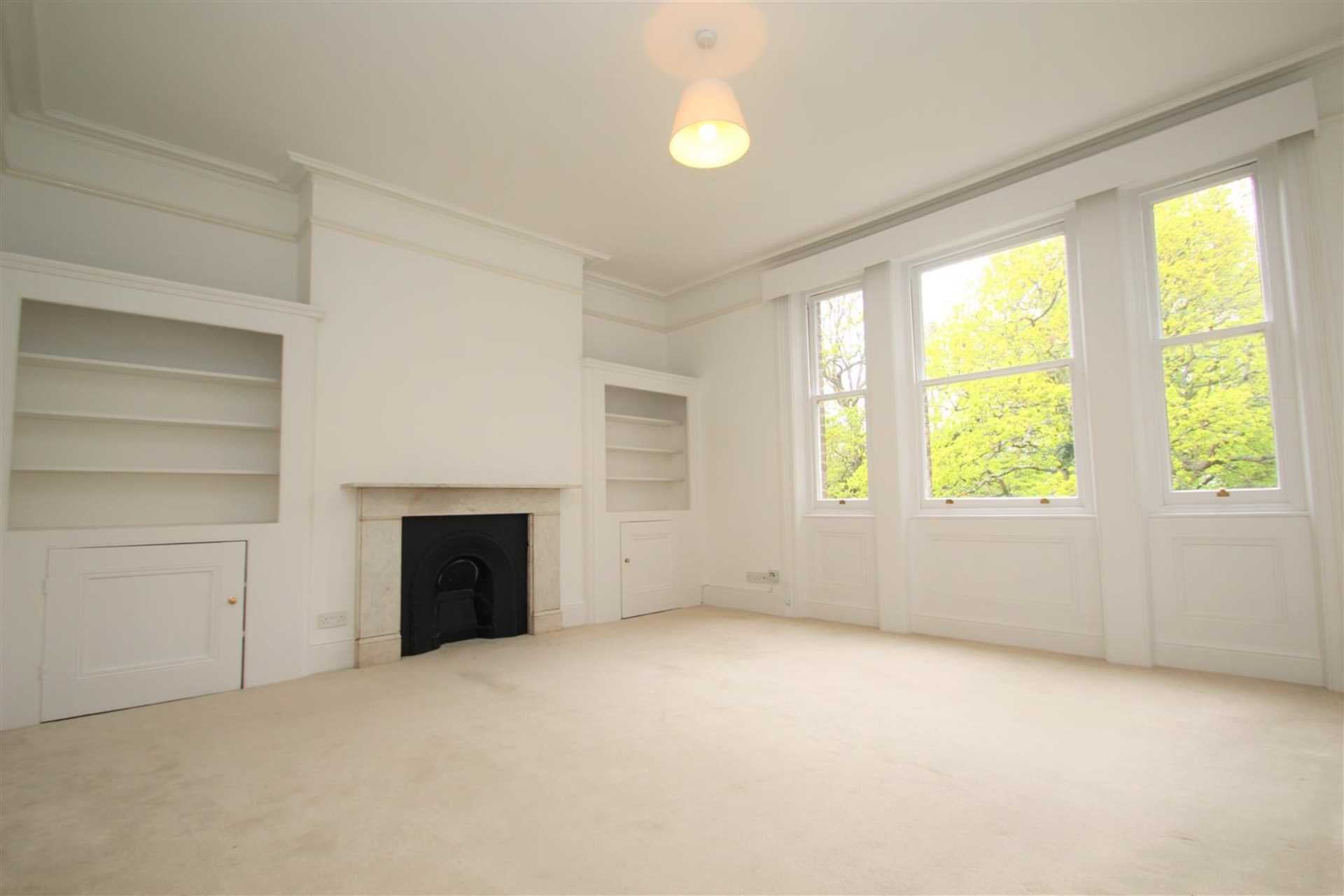 Flat Bishopswood Road in Greater London