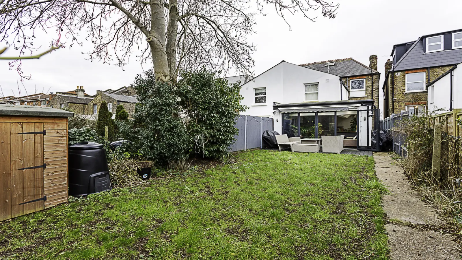 Flat Norfolk Road in Greater London