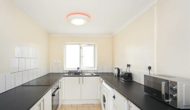 Room Ombersley Close in Redditch