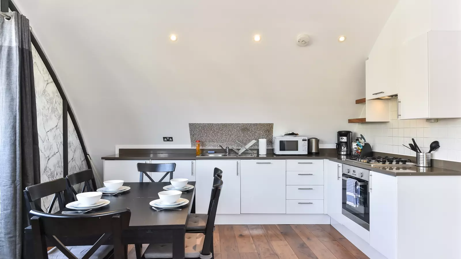 Flat Castle Road in Greater London