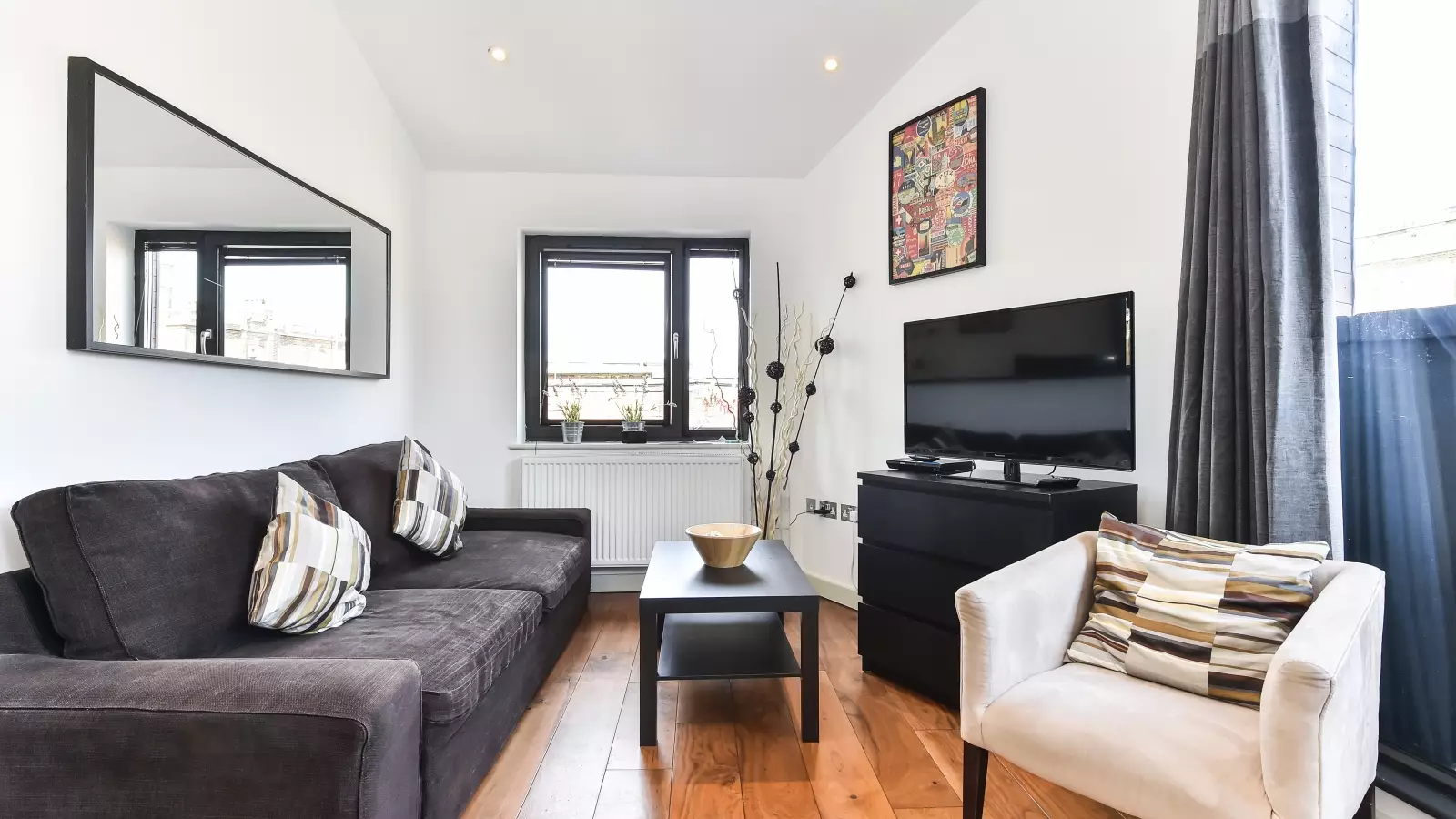 Flat Castle Road in Greater London