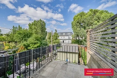 Flat Hafton Road in London