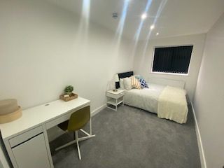 Room Terry Road in Coventry