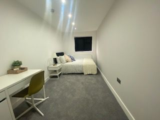 Room Terry Road in Coventry