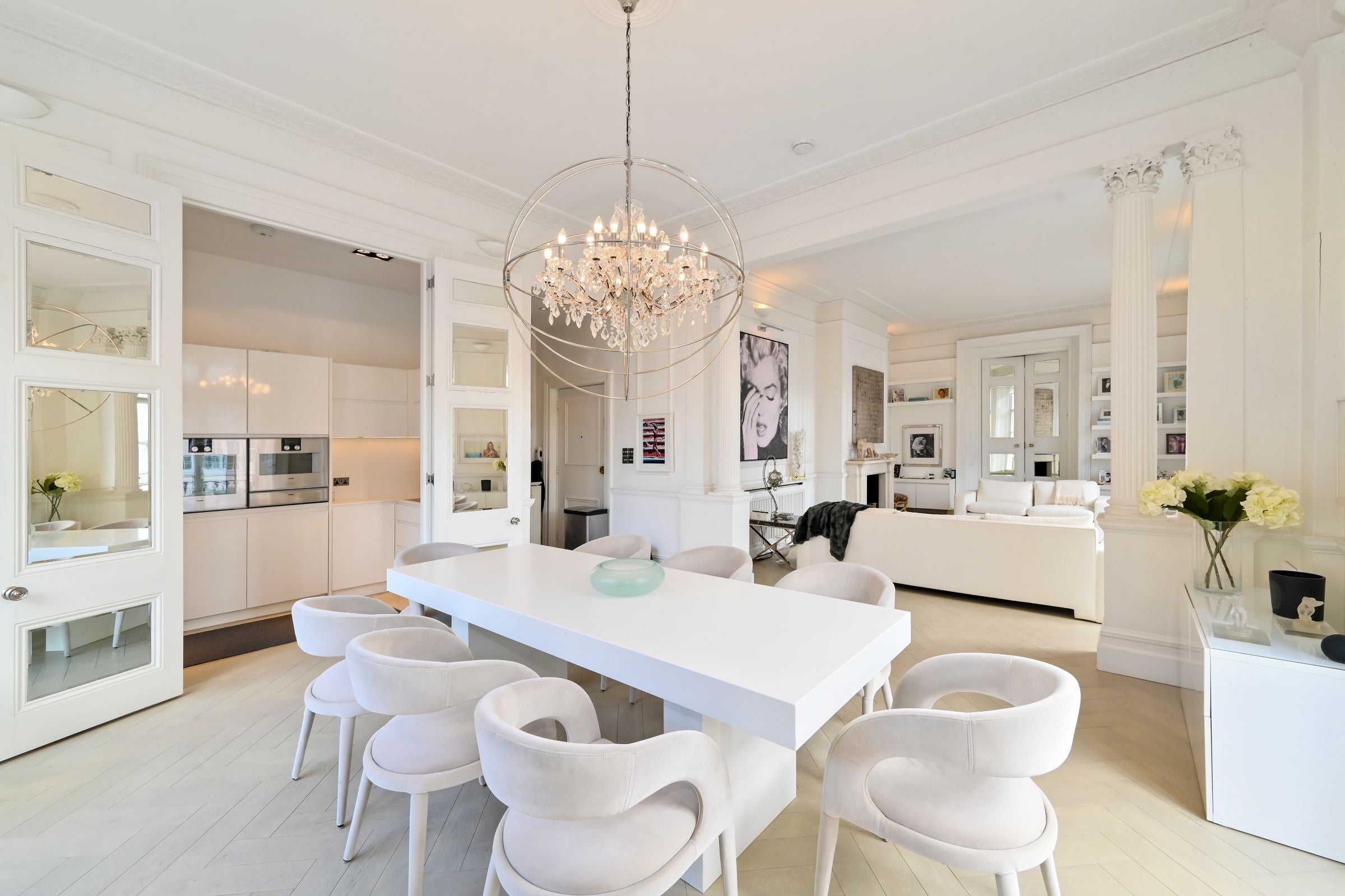 Flat Eaton Place in City of Westminster
