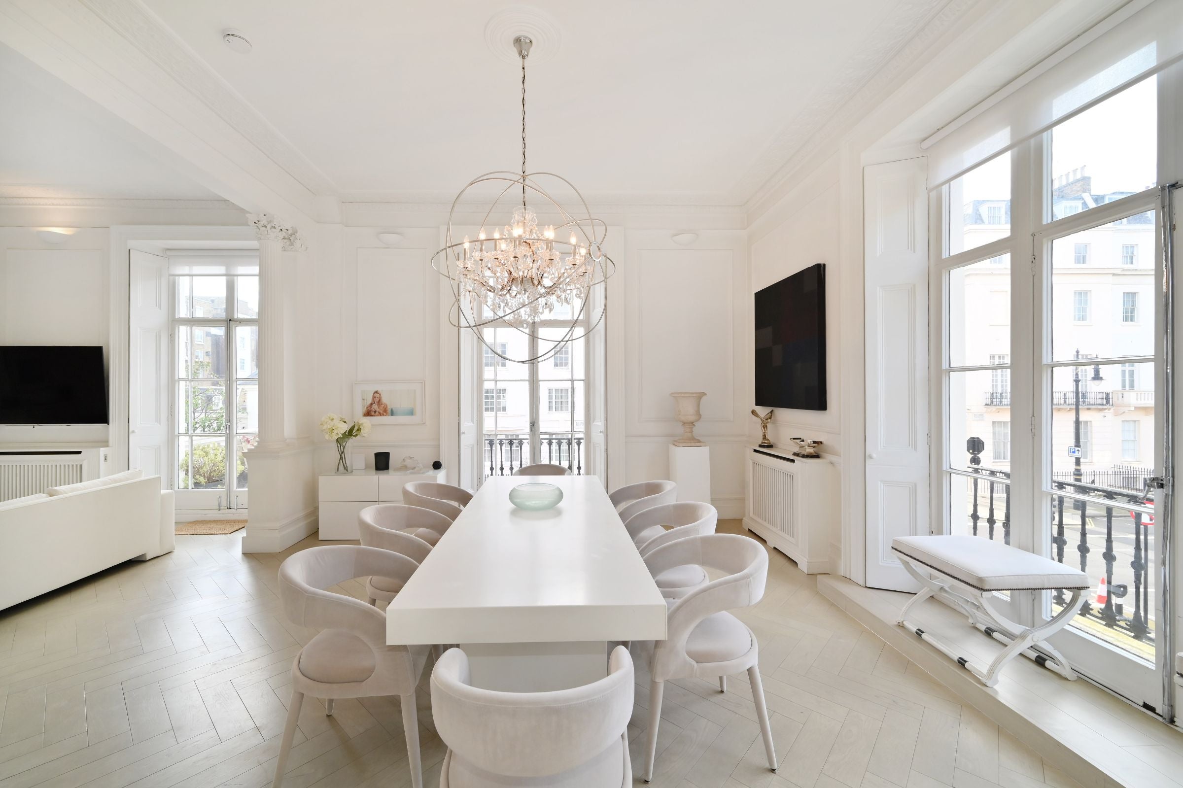 Flat Eaton Place in City of Westminster