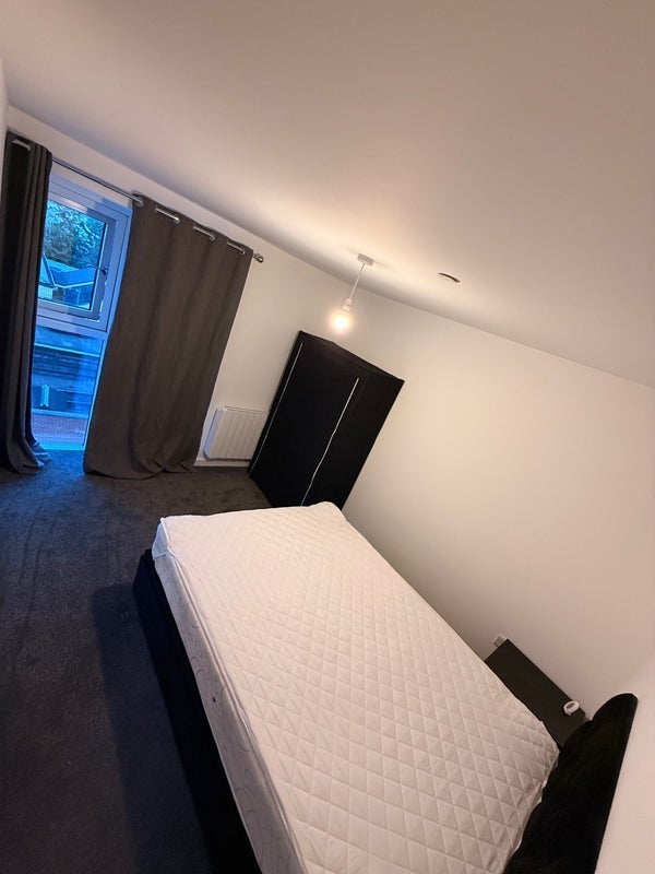 Room Robinson Crescent in Charnwood