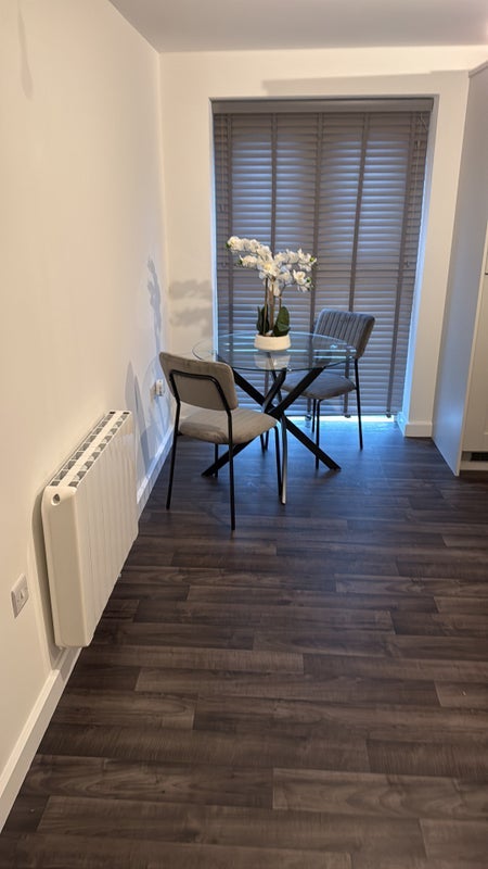 Room Robinson Crescent in Charnwood