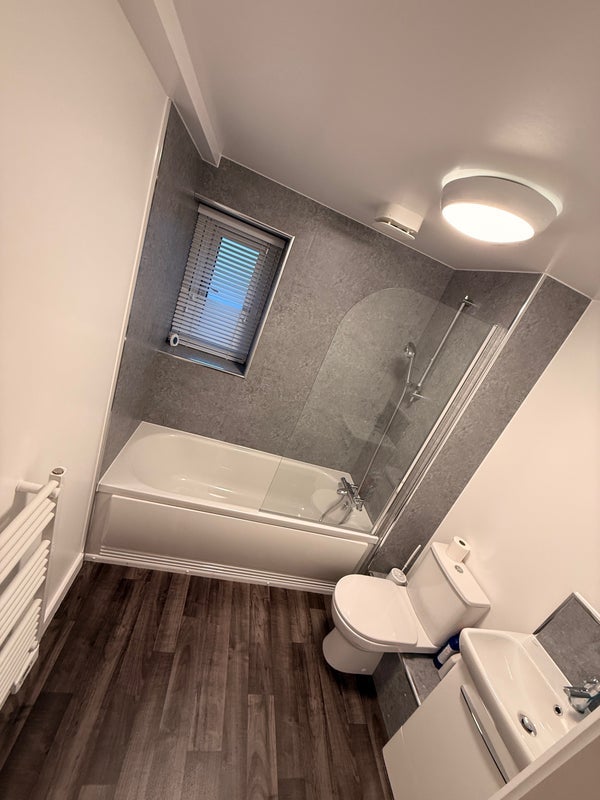 Room Robinson Crescent in Charnwood