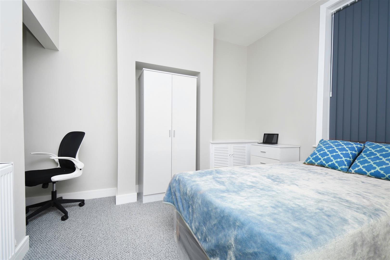 Room Swindon Street in Burnley