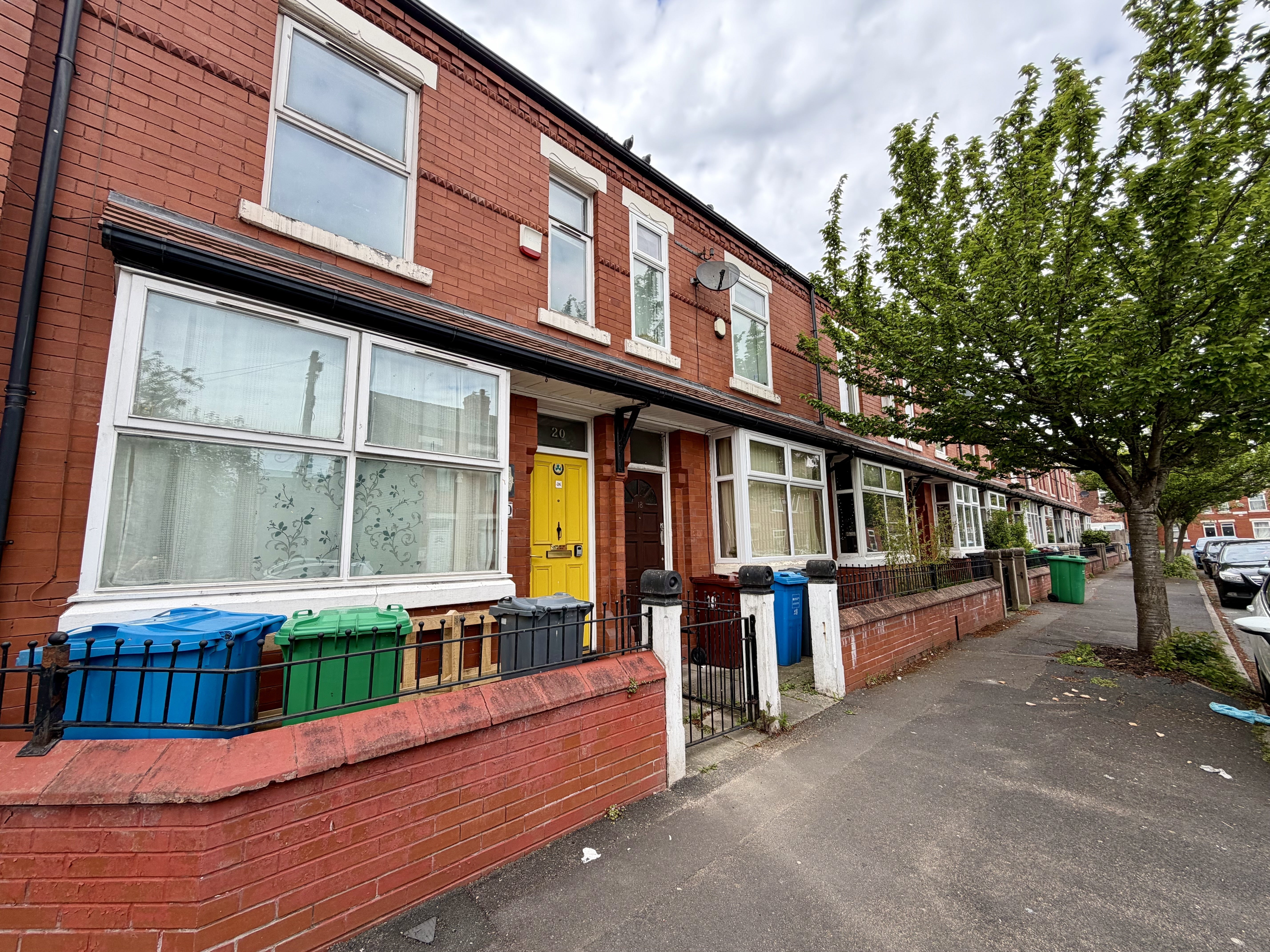Room Burdith Avenue in Manchester