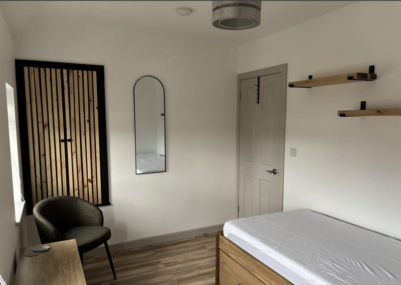 Room Saint Marys Road in Bristol