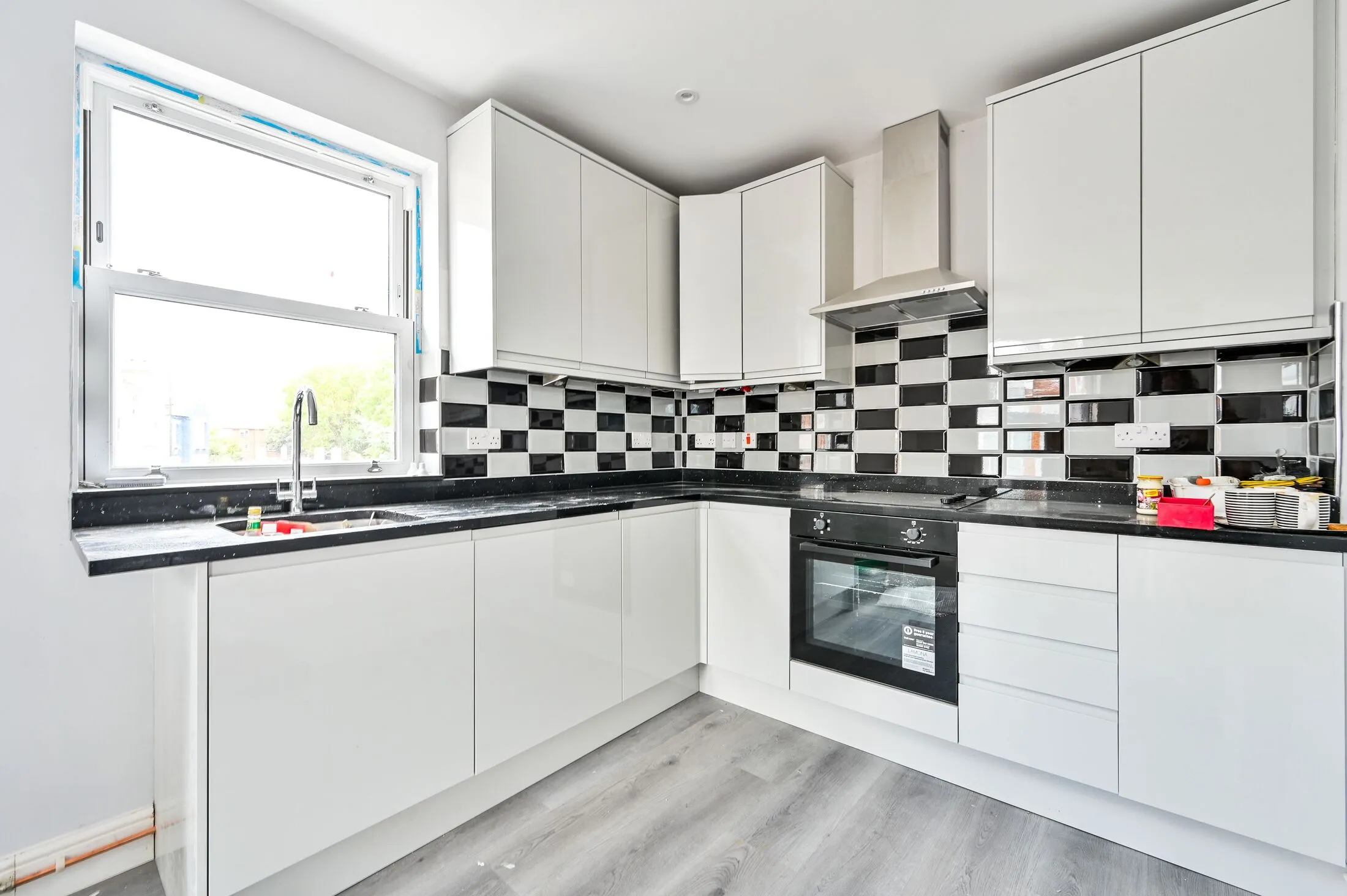 Flat Haydon Park Road in Greater London