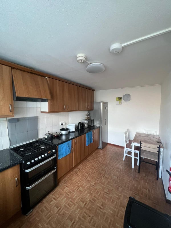 Room Kennard Road in Greater London