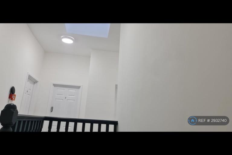 Room Southchurch Road in Southend-on-Sea