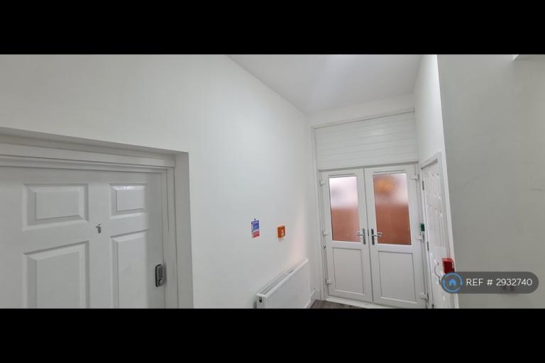 Room Southchurch Road in Southend-on-Sea
