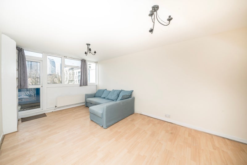 Room Deverell Street in Greater London