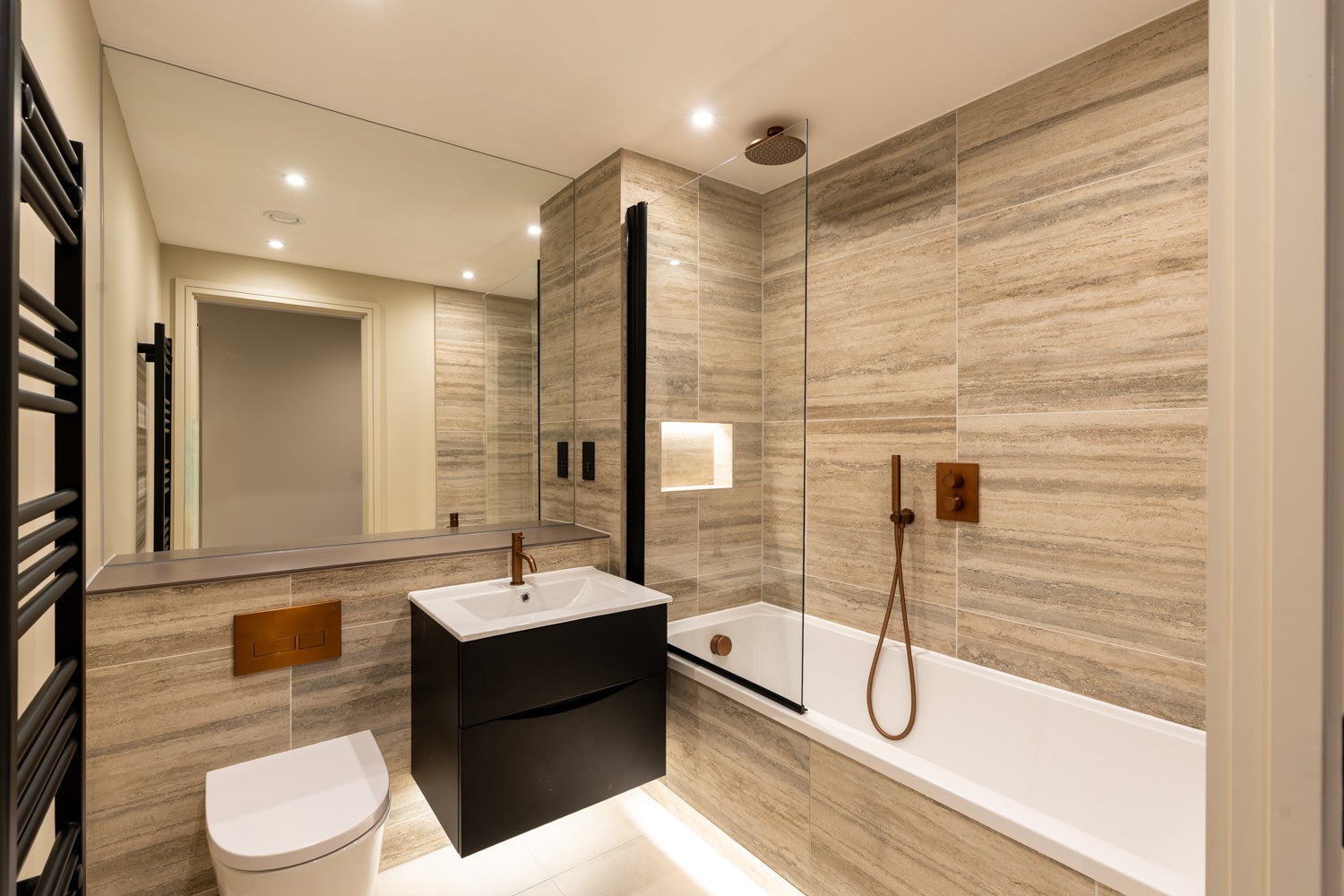 Flat Lapidge Drive in Greater London