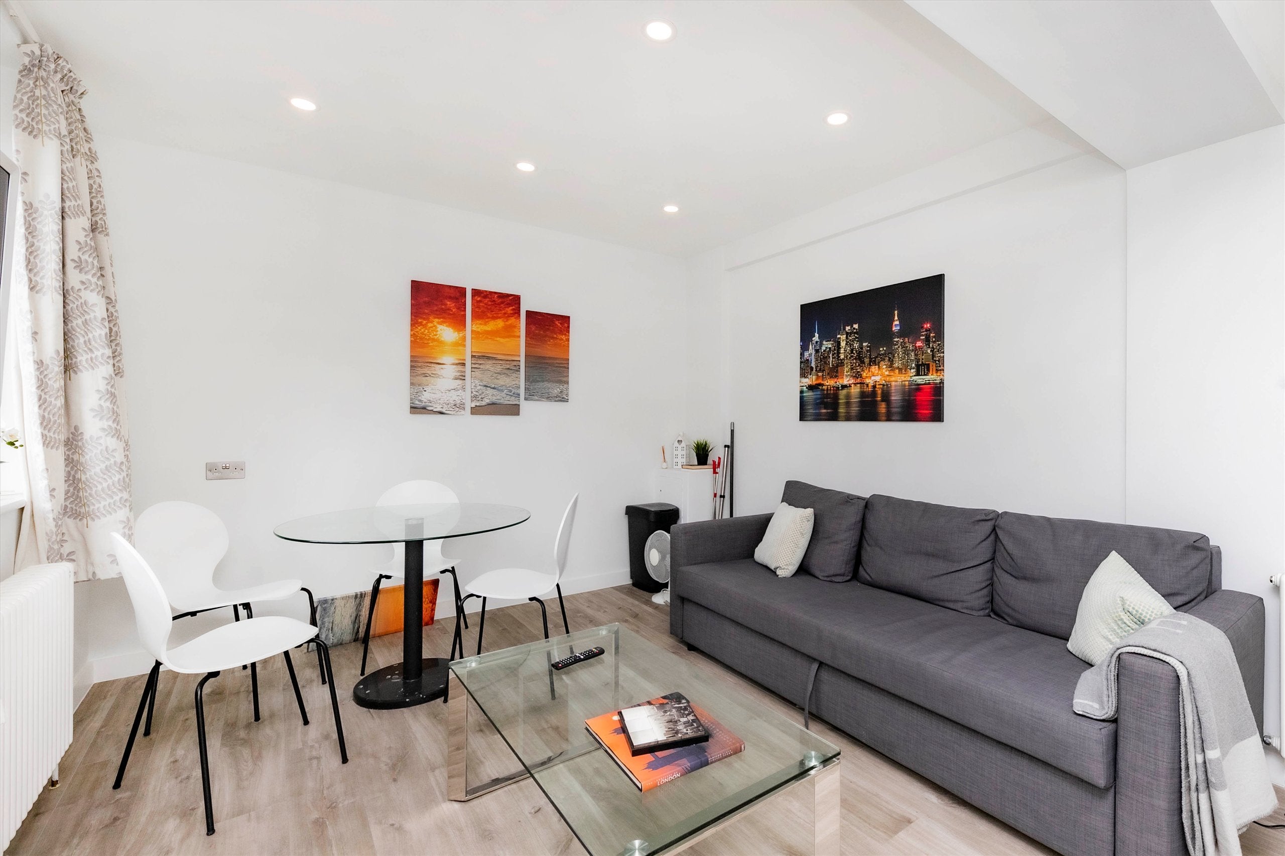 Flat Lucan Place in Greater London