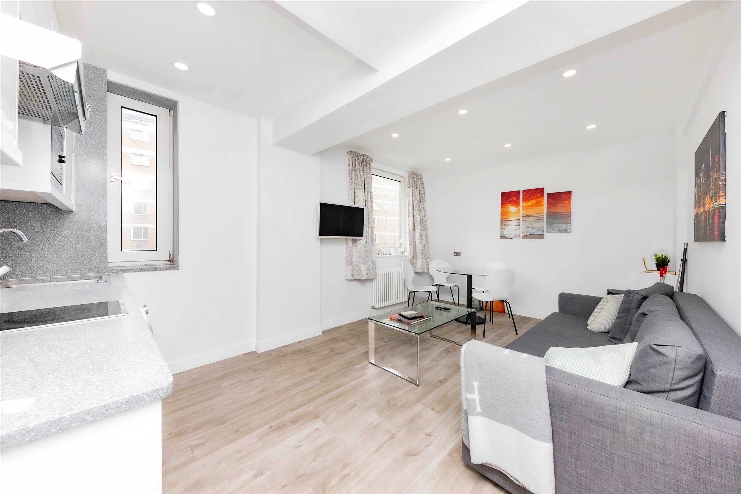 Flat Lucan Place in Greater London