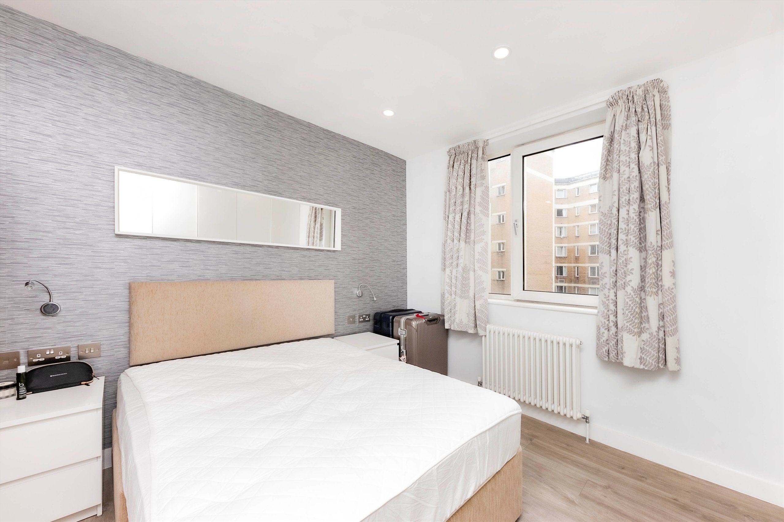 Flat Lucan Place in Greater London