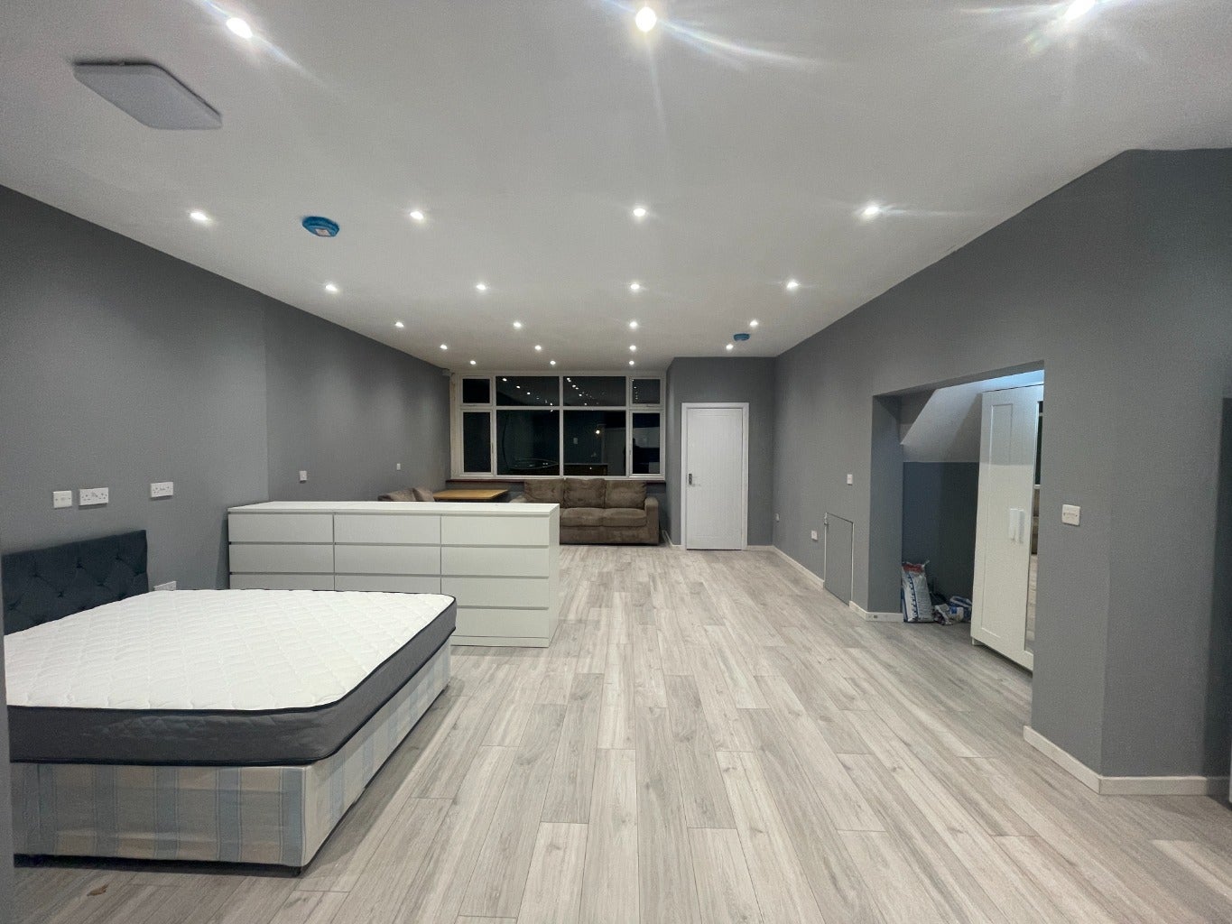 Room Carlyon Road in Greater London