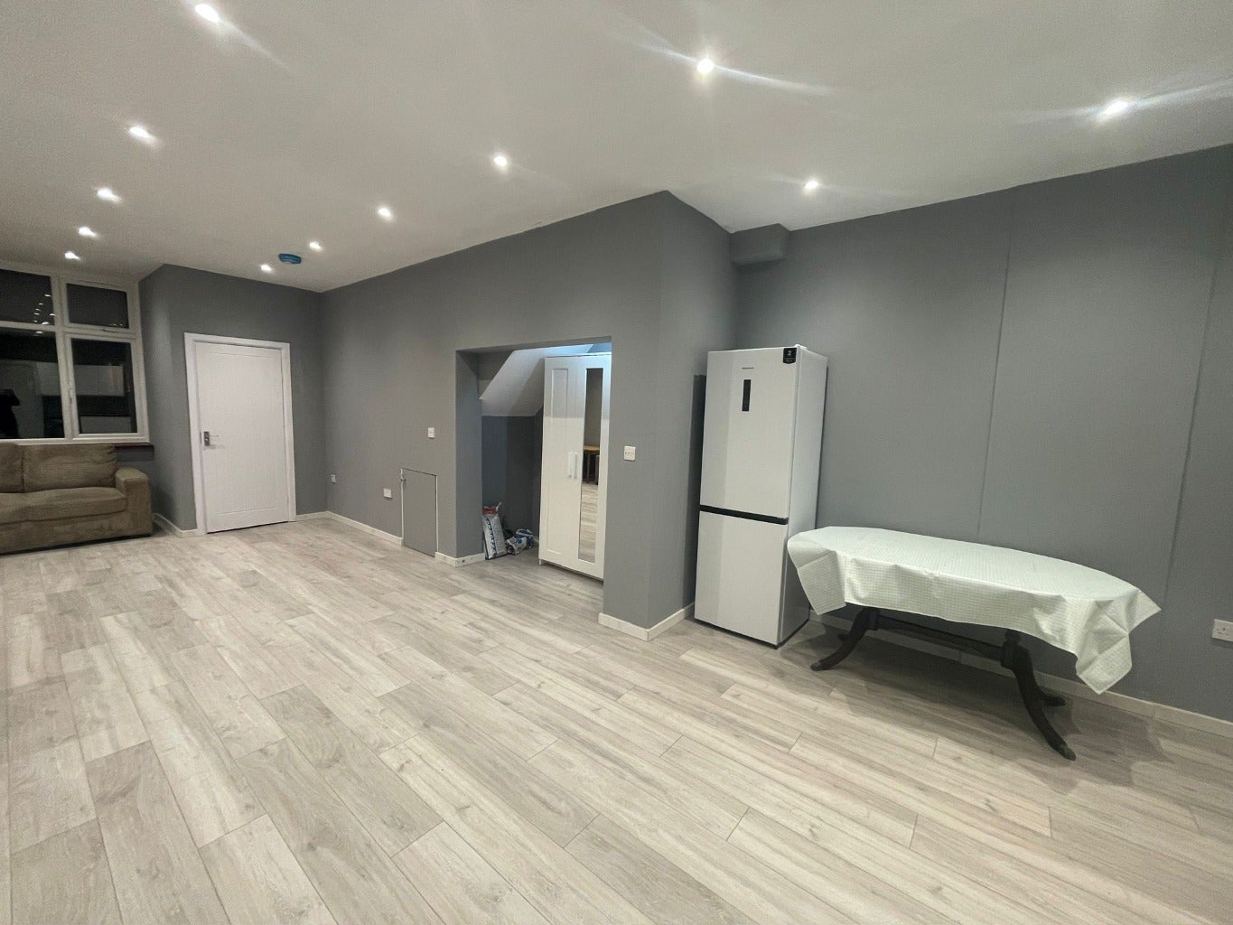 Room Carlyon Road in Greater London